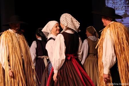 Ples in glasba izpod kamniških planin v izvedbi Folklorne skupine Kamnik in njihovih prijateljev  (68)
